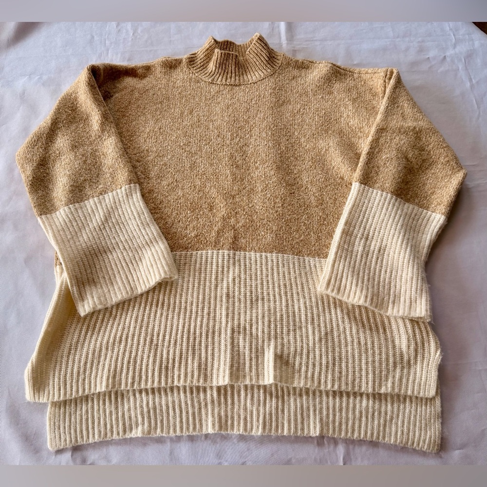 Michael Kors Tan and Cream Color Block  Turtleneck Sweater Size Large
